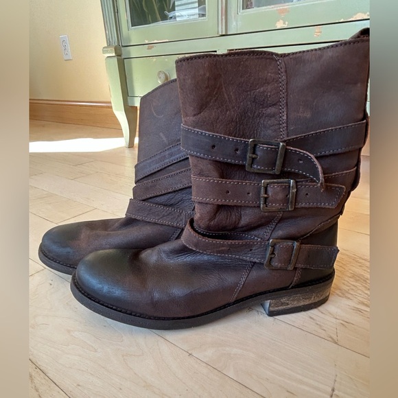 Miz Mooz Women’s Size 9.5 Distressed Brown 3-Strap Moto Boots - Picture 1 of 16